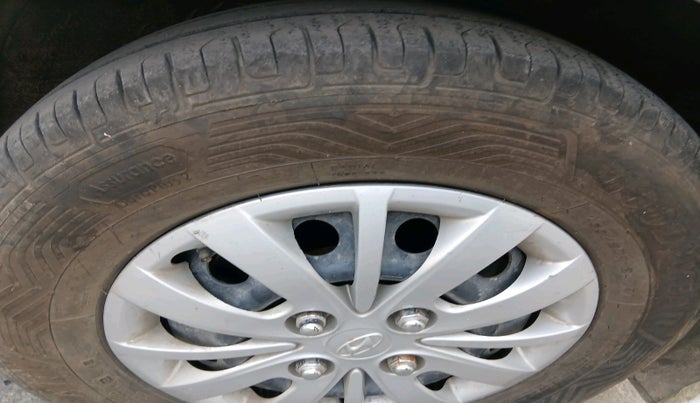 2013 Hyundai i10 MAGNA 1.2, Petrol, Manual, 69,636 km, tyre