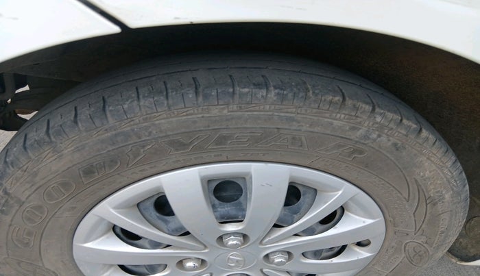 2013 Hyundai i10 MAGNA 1.2, Petrol, Manual, 69,636 km, tyre