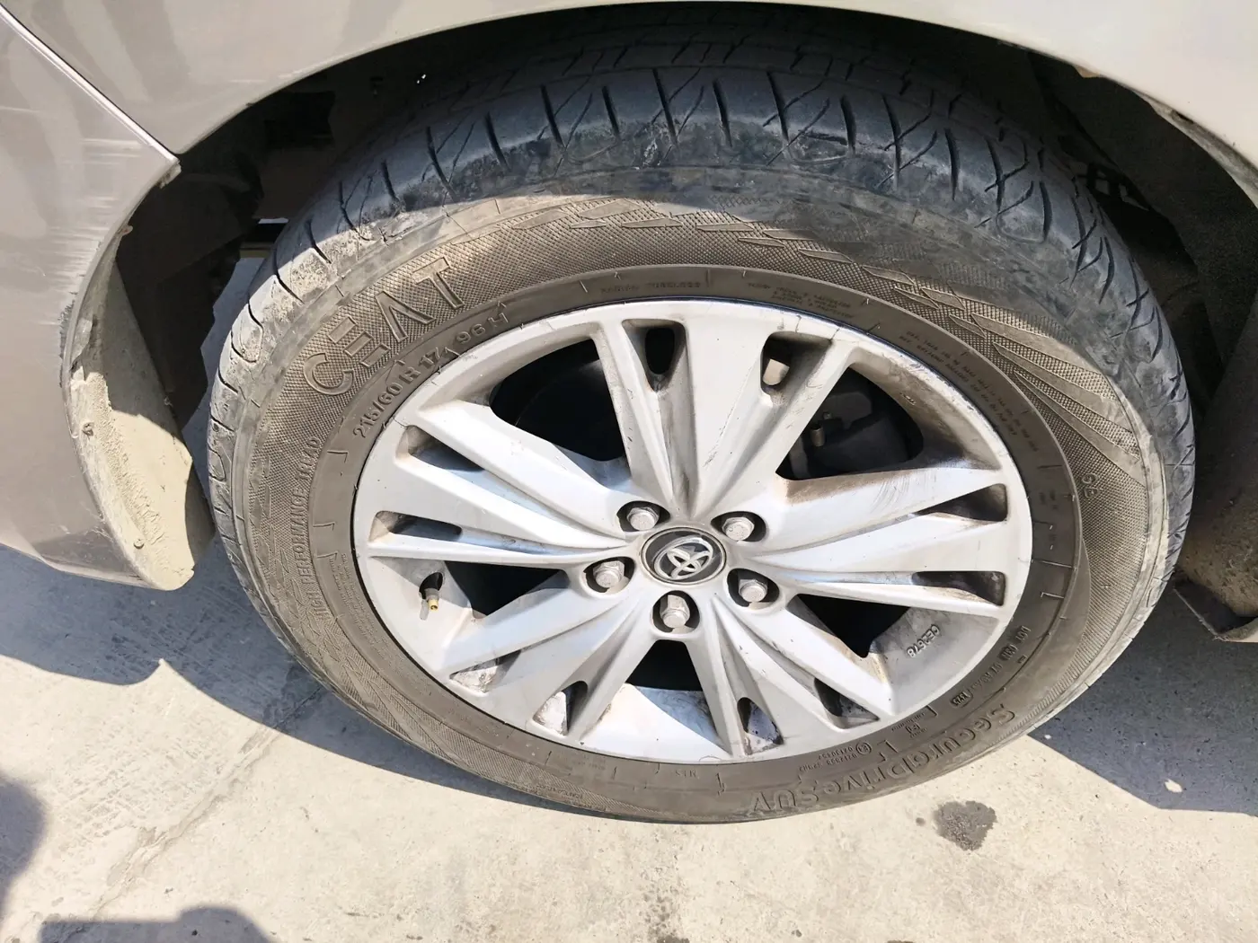 2018 Toyota Innova Crysta 2.8 ZX AT 7 STR, Diesel, Automatic, 79,360 km, tyre