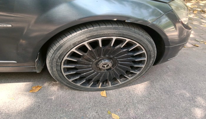 2008 Mercedes Benz C Class 220 CDI ELEGANCE AT, Diesel, Automatic, 1,37,655 km, tyre