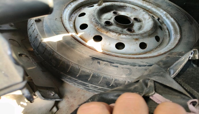 2014 Maruti Wagon R 1.0 LXI CNG, CNG, Manual, 1,13,868 km, tyre