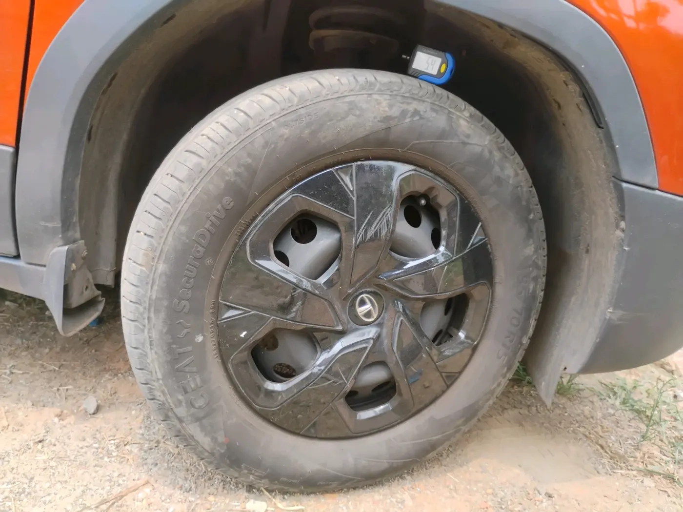 2022 Tata PUNCH ADVENTURE MT, Petrol, Manual, 28,025 km, tyre