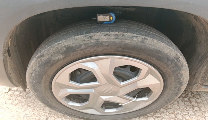 2023 Maruti BREZZA VXI, Petrol, Manual, 23,004 km, tyre