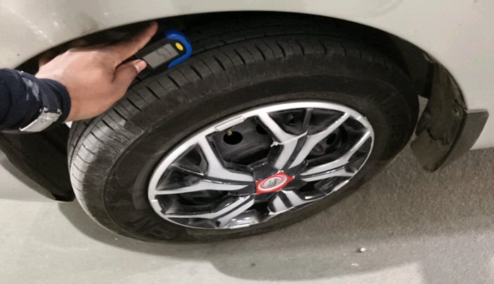 2014 Maruti Wagon R 1.0 VXI, CNG, Manual, 84,977 km, tyre