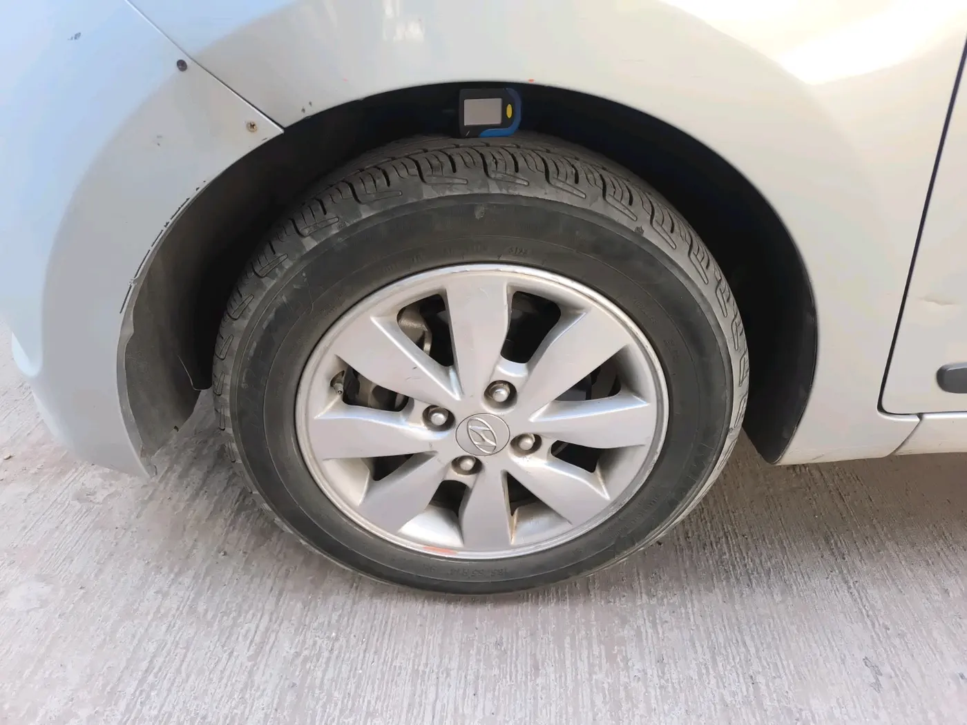 2014 Hyundai Xcent S (O) 1.2, Petrol, Manual, 1,47,923 km, tyre