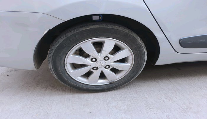 2014 Hyundai Xcent S (O) 1.2, Petrol, Manual, 1,47,923 km, tyre