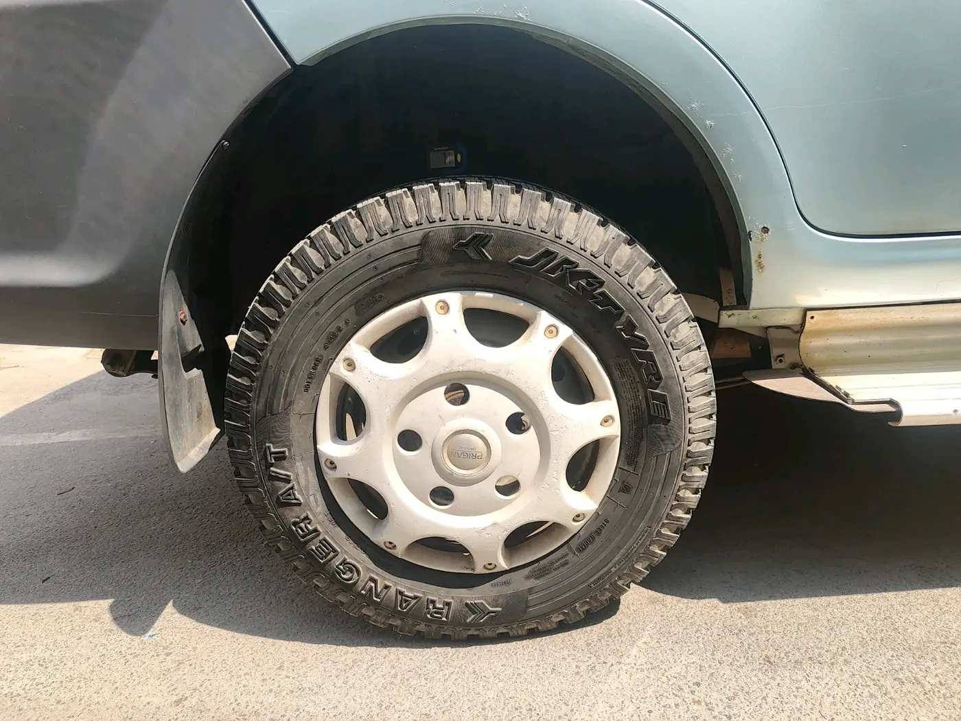 2008 Tata Sumo Grande LX, Diesel, Manual, 1,15,473 km, tyre