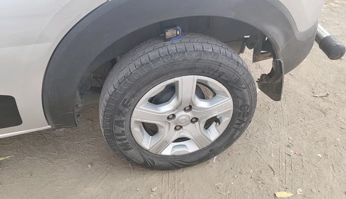 2022 Renault TRIBER RXT, Petrol, Manual, 89,620 km, tyre