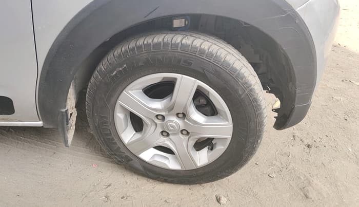 2022 Renault TRIBER RXT, Petrol, Manual, 89,620 km, tyre
