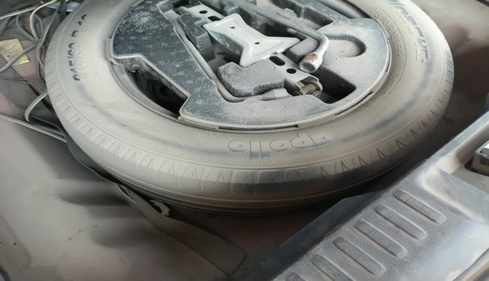 2018 Maruti Vitara Brezza ZDI, Diesel, Manual, 1,32,196 km, tyre