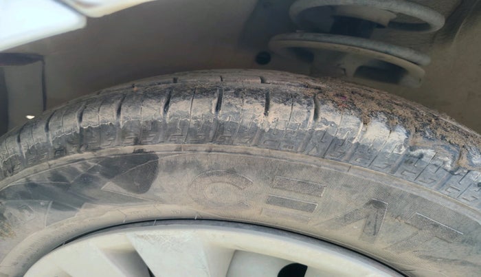 2011 Maruti Swift LXI, CNG, Manual, 23,151 km, tyre