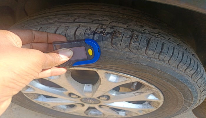 2013 Ford Figo TITANIUM 1.2 PETROL, Petrol, Manual, 54,961 km, tyre