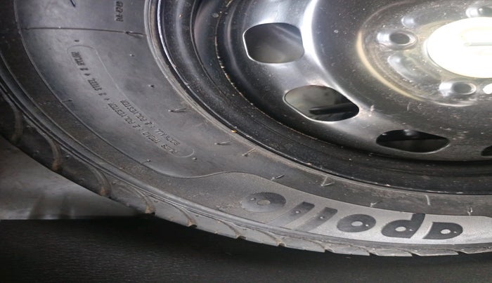 2013 Ford Figo TITANIUM 1.2 PETROL, Petrol, Manual, 54,961 km, tyre