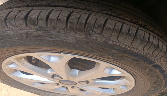 2013 Ford Figo TITANIUM 1.2 PETROL, Petrol, Manual, 54,961 km, tyre