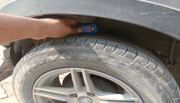 2016 Mahindra Kuv100 K6 PLUS D 6 STR, Diesel, Manual, 1,16,527 km, tyre