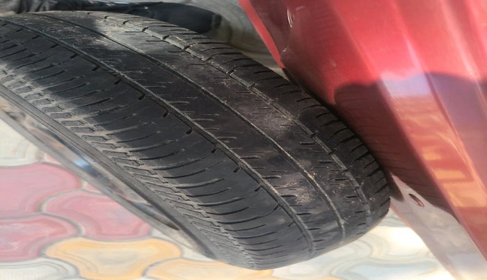 2017 Maruti Dzire VXI AMT, Petrol, Automatic, 59,170 km, tyre