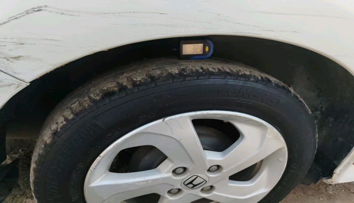 2015 Honda City 1.5L I-VTEC VX, CNG, Manual, 77,416 km, tyre