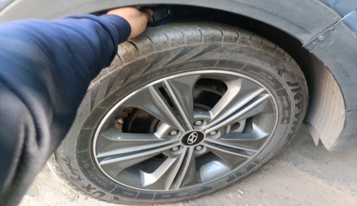 2018 Hyundai Creta SX PLUS AT 1.6 PETROL, Petrol, Automatic, 1,00,553 km, tyre