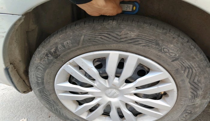 2017 Maruti Dzire VDI, Diesel, Manual, 1,66,613 km, tyre