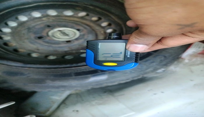 2012 Honda Brio S MT, Petrol, Manual, 1,14,831 km, tyre