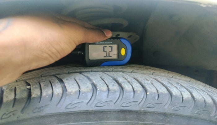 2012 Honda Brio S MT, Petrol, Manual, 1,14,831 km, tyre