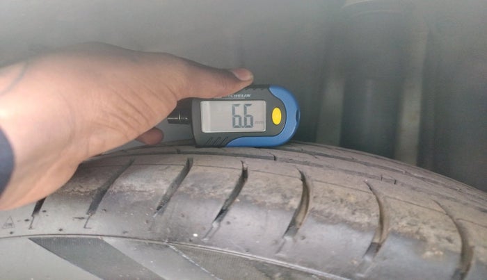 2018 Maruti Ciaz DELTA AT 1.5 SHVS PETROL, Petrol, Automatic, 56,959 km, tyre