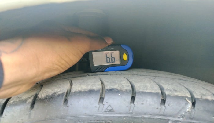 2018 Maruti Ciaz DELTA AT 1.5 SHVS PETROL, Petrol, Automatic, 56,959 km, tyre