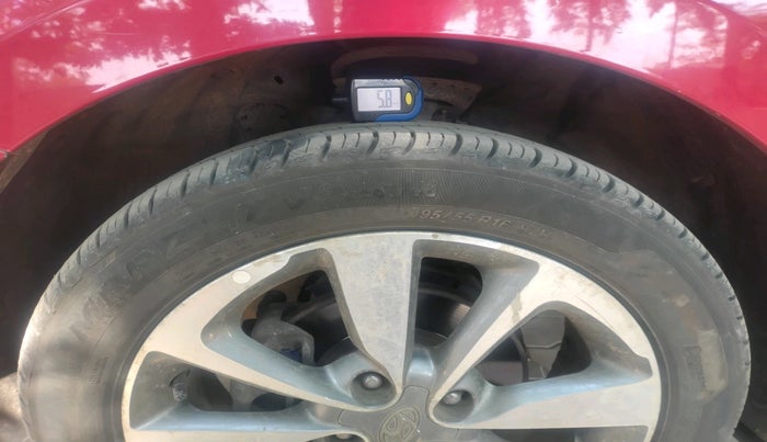 2015 Hyundai Elite i20 ASTA 1.2, Petrol, Manual, 1,24,369 km, tyre