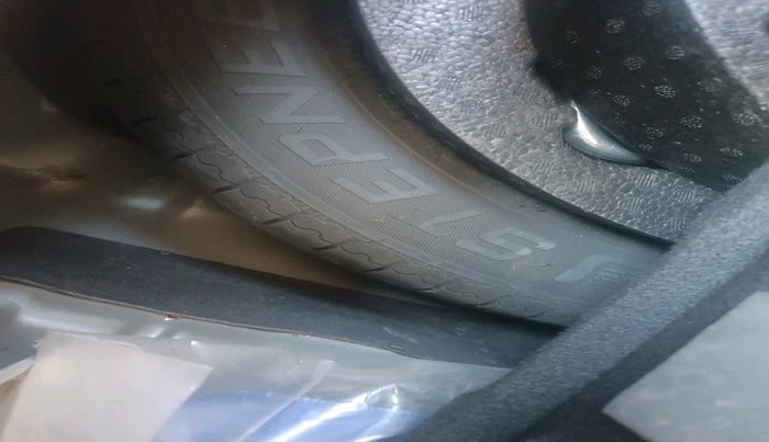 2023 Mahindra XUV300 W8 (O) 1.5 DIESEL, Diesel, Manual, 39,216 km, tyre