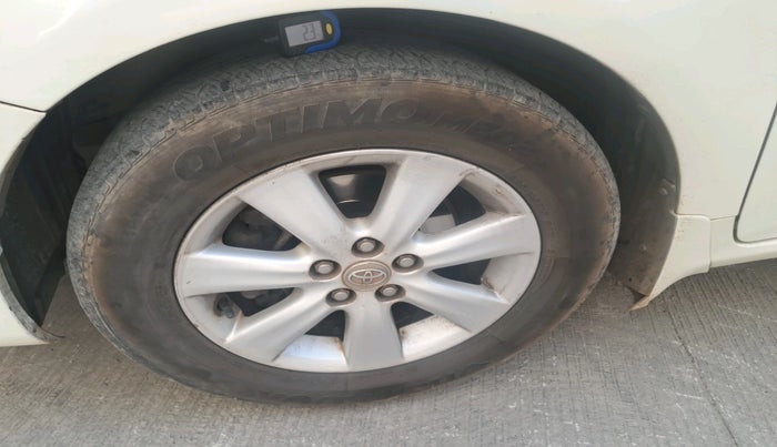 2009 Toyota Corolla Altis G PETROL, Petrol, Manual, 1,19,399 km, tyre