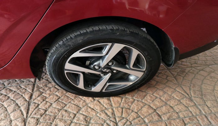 2020 Hyundai AURA SX PLUS 1.2 AMT, Petrol, Automatic, 26,572 km, tyre