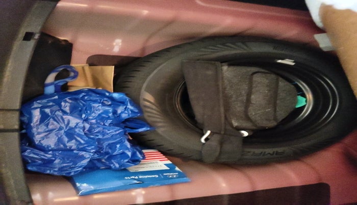 2020 Hyundai AURA SX PLUS 1.2 AMT, Petrol, Automatic, 26,572 km, tyre