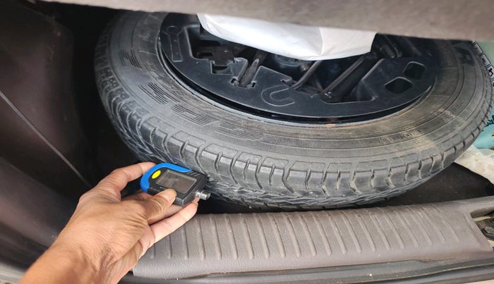 2012 Hyundai Santro Xing GLS LPG, Petrol, Manual, 57,598 km, tyre