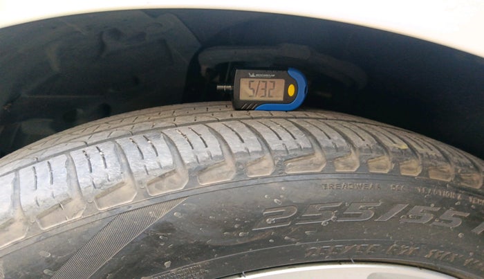 2020 Landrover Range Rover Sport SE 2.0 PETROL, Petrol, Automatic, 67,887 km, tyre