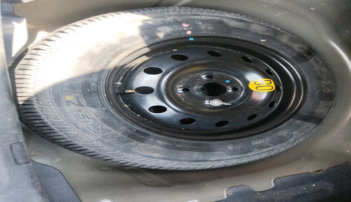 2016 Maruti Swift Dzire ZDI, Diesel, Manual, 88,071 km, tyre