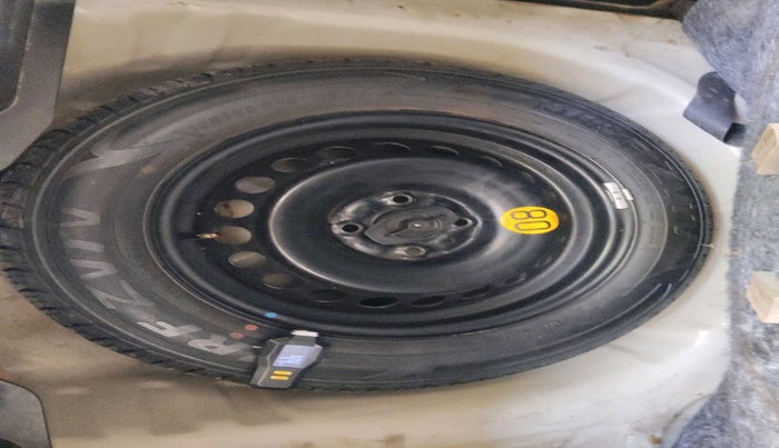 2017 Maruti Baleno ZETA DIESEL 1.3, Diesel, Manual, 68,083 km, tyre