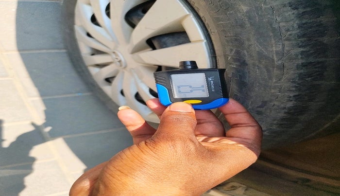 2011 Toyota Etios G, Petrol, Manual, 64,295 km, tyre