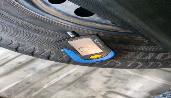 2011 Toyota Etios G, Petrol, Manual, 64,295 km, tyre