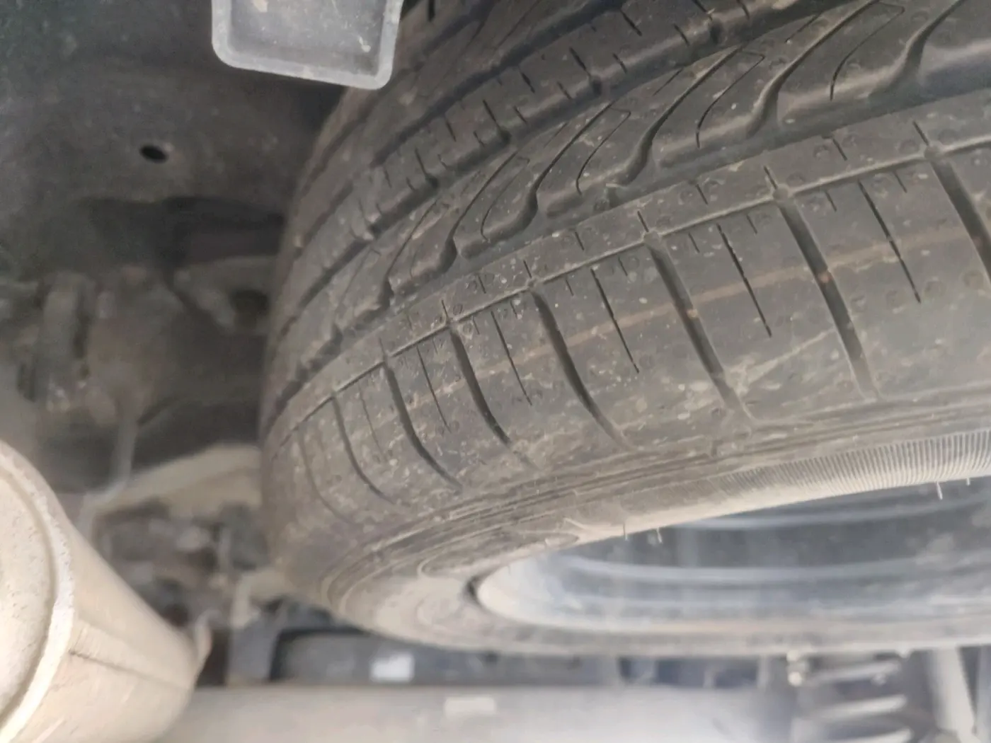 2023 MG HECTOR PLUS SHARP PRO 1.5 PETROL TURBO CVT 7 STR, Petrol, Automatic, 16,504 km, tyre