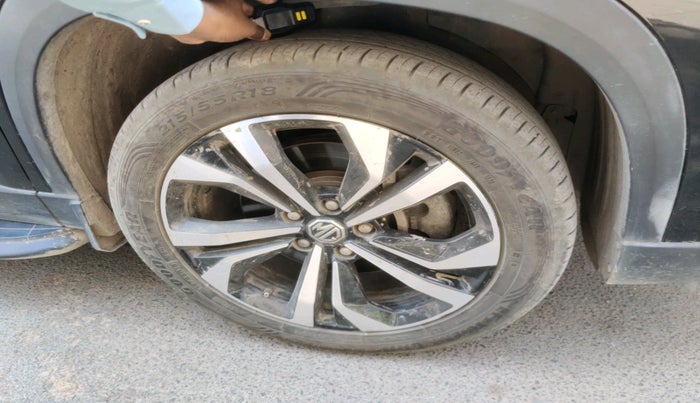 2023 MG HECTOR PLUS SHARP PRO 1.5 PETROL TURBO CVT 7 STR, Petrol, Automatic, 16,504 km, tyre