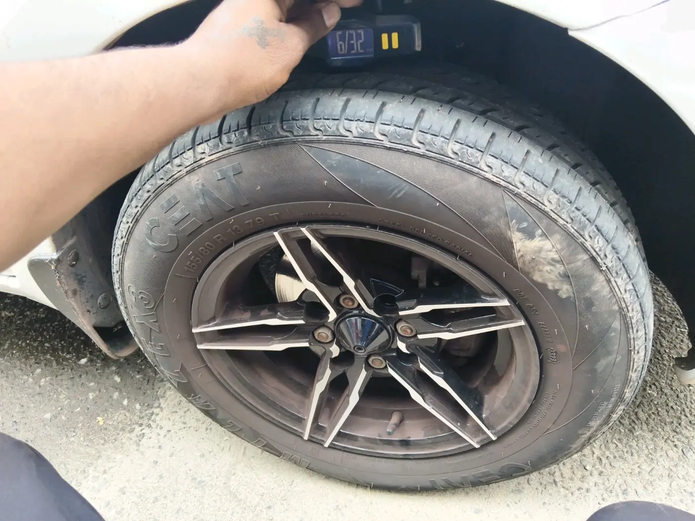 2015 Nissan Micra Active XV, Petrol, Manual, 35,132 km, tyre