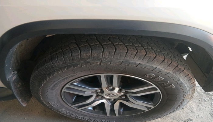 2017 Toyota Fortuner 2.8 4X2 MT, Diesel, Manual, 1,52,271 km, tyre