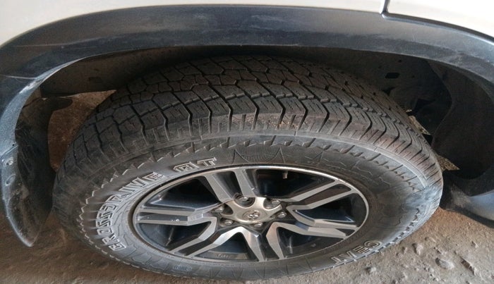 2017 Toyota Fortuner 2.8 4X2 MT, Diesel, Manual, 1,52,271 km, tyre