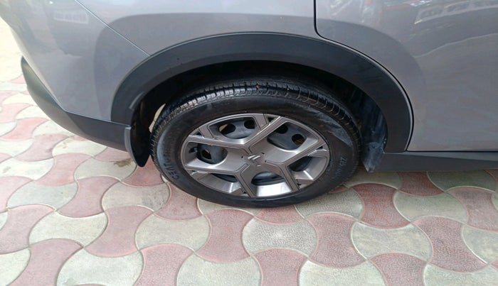 2023 CITROEN C3 AIRCROSS PLUS 1.2 5 STR, Petrol, Manual, 18,472 km, tyre