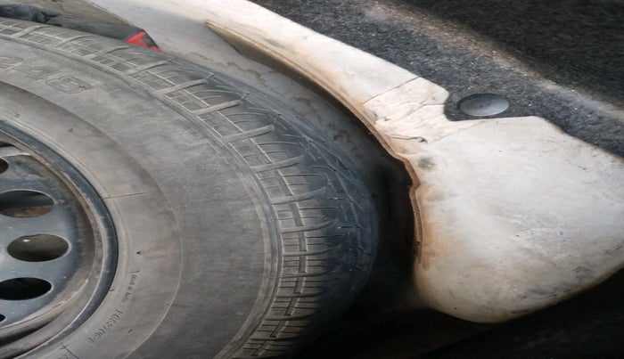 2012 Fiat Grand Punto ACTIVE 1.3, Diesel, Manual, 2,10,099 km, tyre