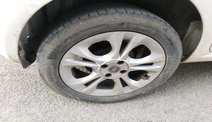 2012 Fiat Grand Punto ACTIVE 1.3, Diesel, Manual, 2,10,099 km, tyre