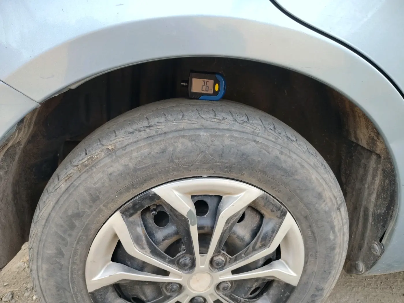 2013 Maruti Swift Dzire VXI, Petrol, Manual, 80,218 km, tyre