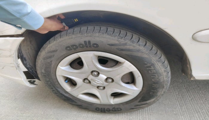 2011 Hyundai Accent GLE, CNG, Manual, 1,30,808 km, tyre