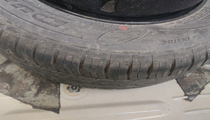 2016 Volkswagen Vento HIGHLINE 1.5 AT, Diesel, Automatic, 1,36,252 km, tyre