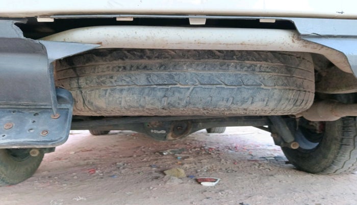 2015 Tata Safari Storme 2.2 VX 4X2, Diesel, Manual, 1,87,111 km, tyre